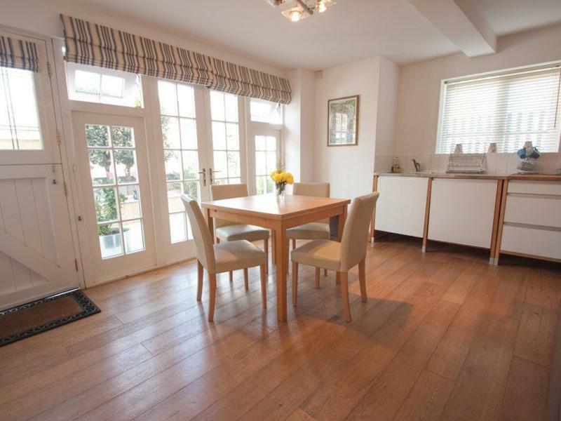 Just B -Town Centre, 2 X Double Bedroom Apartment With Smart Tv, Full Kitchen & Great 1400 Power Shower! St Elmo Cottage Dartmouth Exterior foto