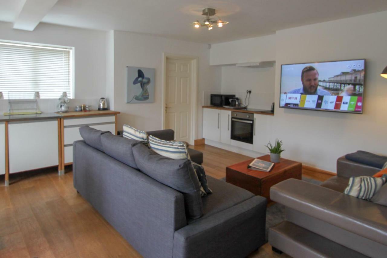 Just B -Town Centre, 2 X Double Bedroom Apartment With Smart Tv, Full Kitchen & Great 1400 Power Shower! St Elmo Cottage Dartmouth Exterior foto